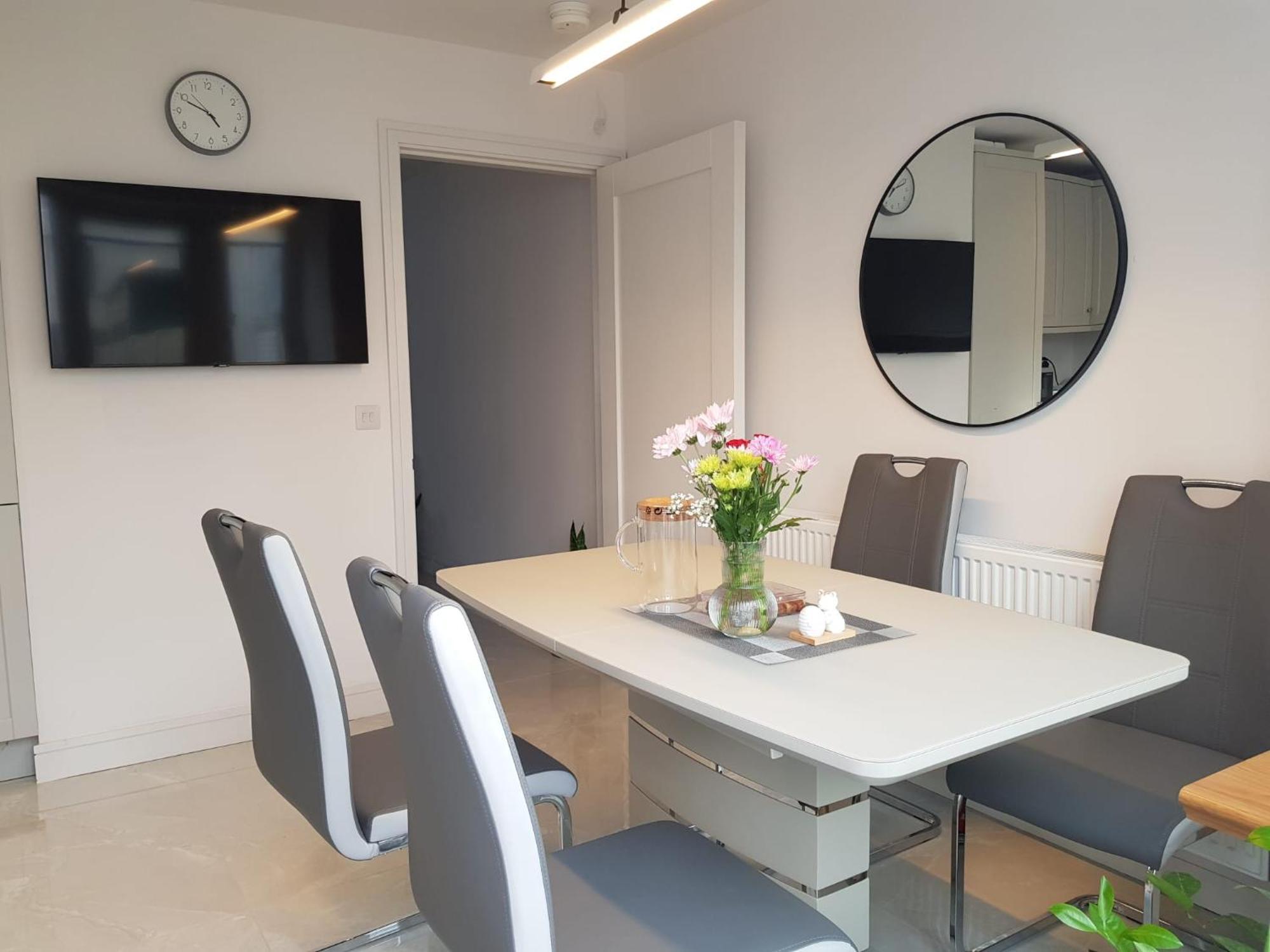 דבלין Barnoaks House - Private Room Ensuite Bathroom Homestay מראה חיצוני תמונה